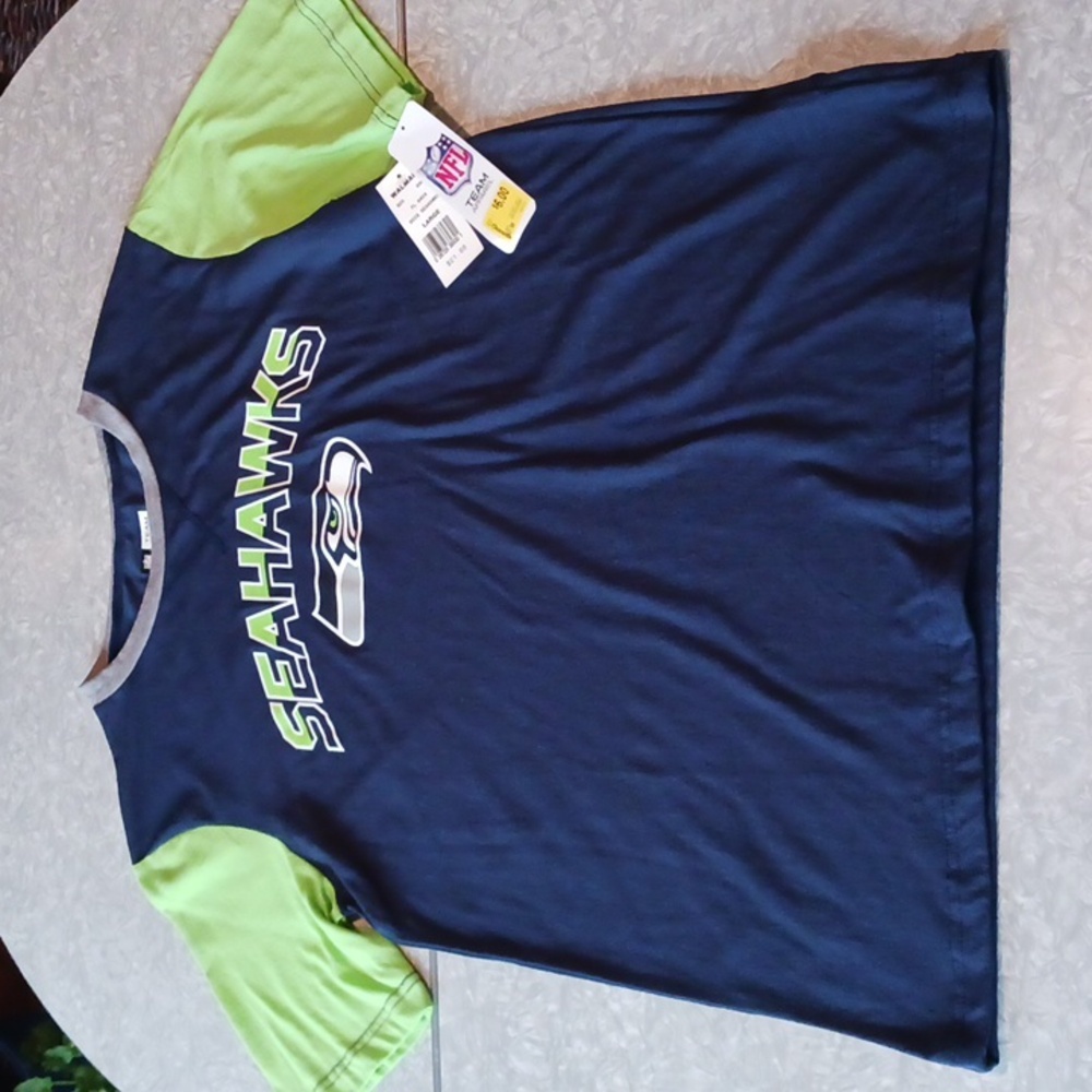 3~ Seattle Seahawks Tee Shirts in size Large - Picture 3 of 9